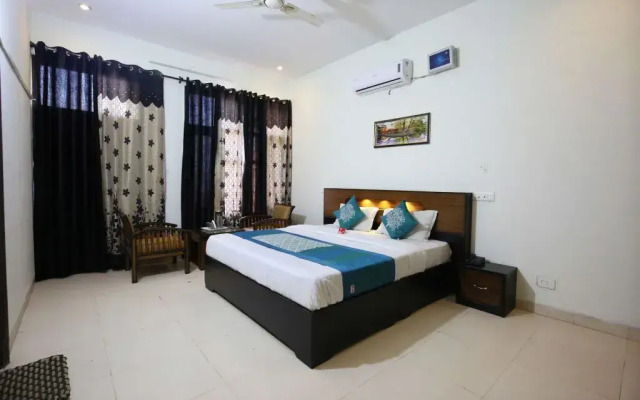 Shradha Guest House by OYO Rooms