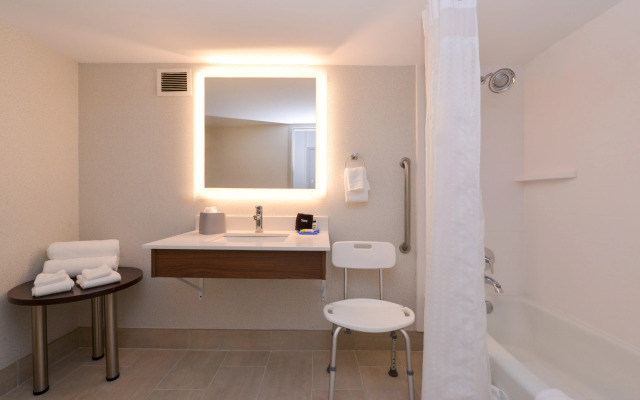 Holiday Inn Express Towson - Baltimore North by IHG