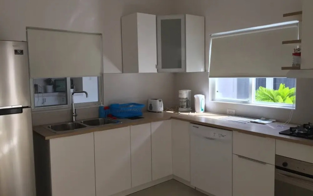 Palm Beach C, Charmingquiet Apt,wifi,beach Close,