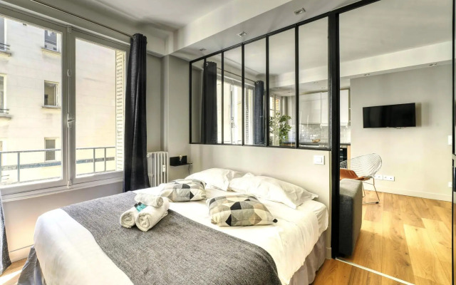 Magnifique appartement - Avenue Matignon  - B 1628