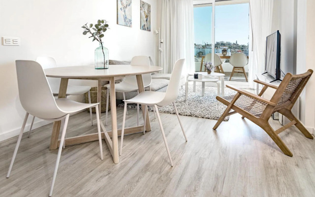 JG- Top modern apartment in Nueva Andalucia