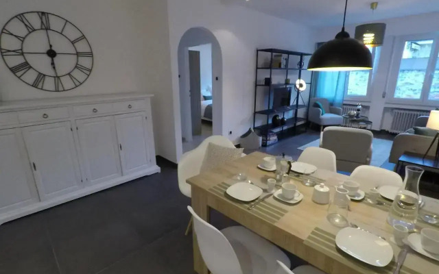City Apartment 221