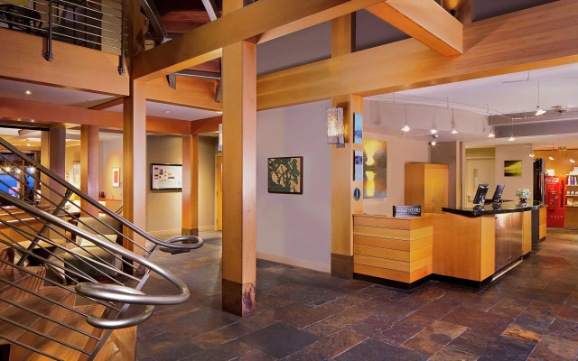 Chrysalis Inn & Spa Bellingham, Curio Collection by Hilton