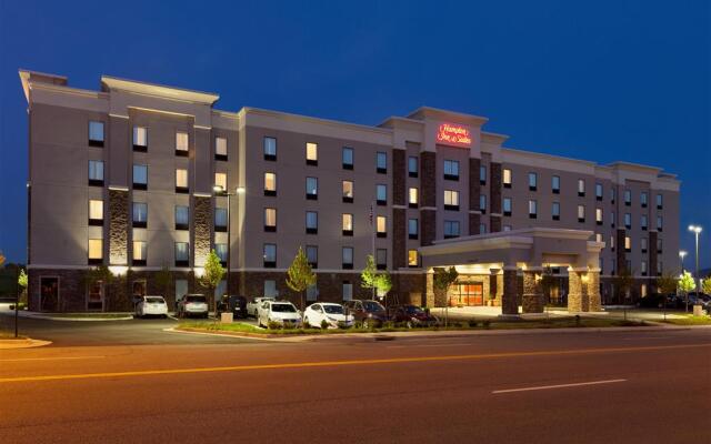 Hampton Inn & Suites Roanoke Airport