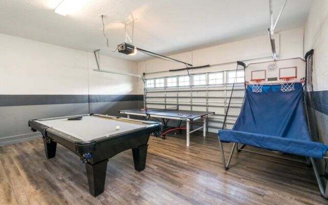 Furnished 8 Bed 5 Bath Villa