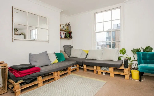 2 Bedroom Flat In Peckham