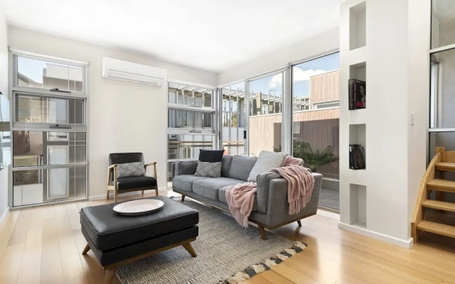 Hotham 2Bdr North Melbourne Apartment
