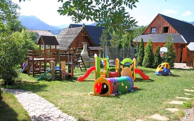 Zbojn¿a drevenica 3