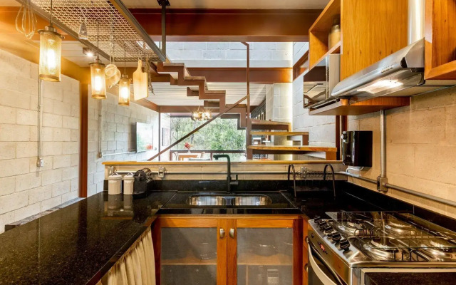 Triplex com Design Industrial em Itaipava | AIR A2