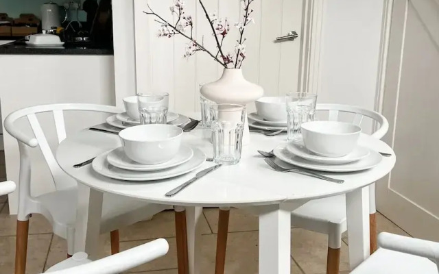 Windsor Mews by Stay Focused SA