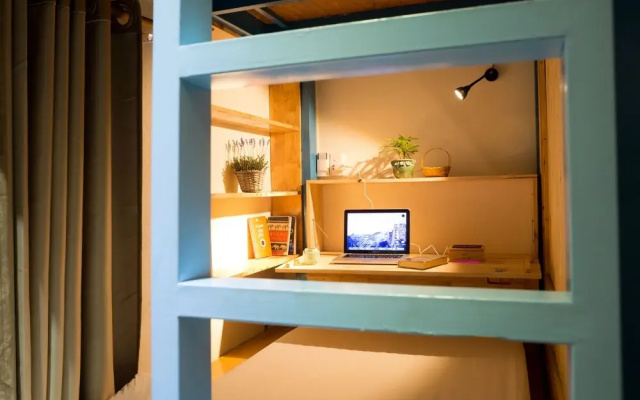 KHA Hostel & Cafe