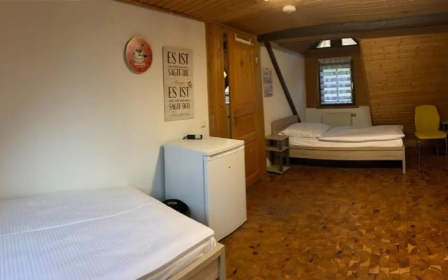 AB Apartment Objekt 122 - Hostel