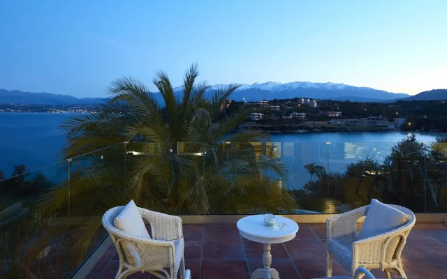 Longobardi Sea Front Villa Chania Greece
