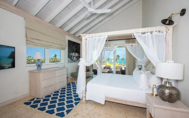 Wild Orchid Hideaway: Lux Beachfront Sanctuary