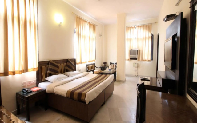 Capital O 81547 Grand Central