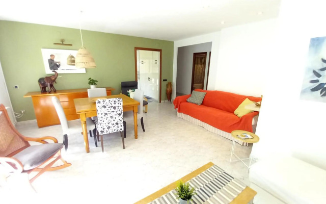 Bright near the beach & Barcelona - Apartment