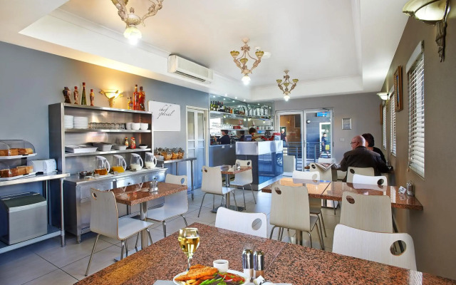Comfort Inn & Suites Burwood