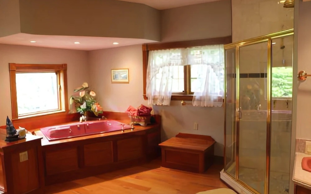 Ocean Garden Estate - Six Bedroom Home