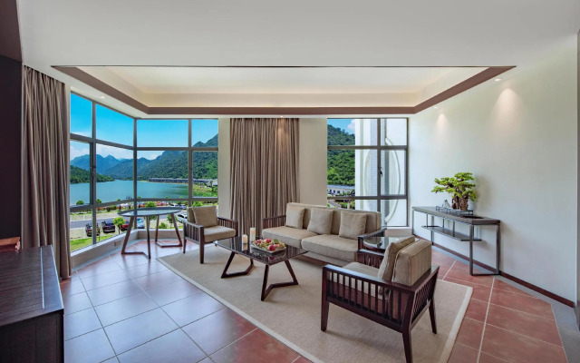 LN Dongfang Hot Spring Resort