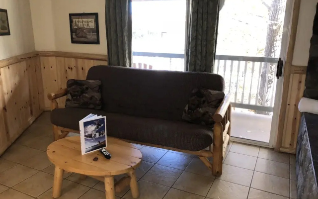 Rodeway Inn & Suites Fireside Lodge