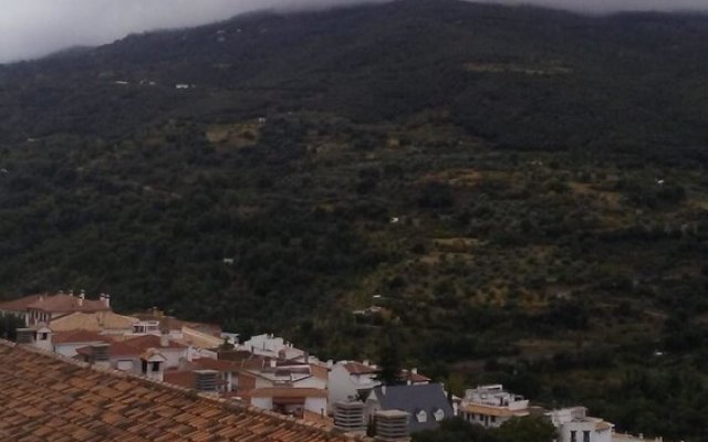 House With 2 Bedrooms in Güejar Sierra, With Furnished Terrace - 20 km