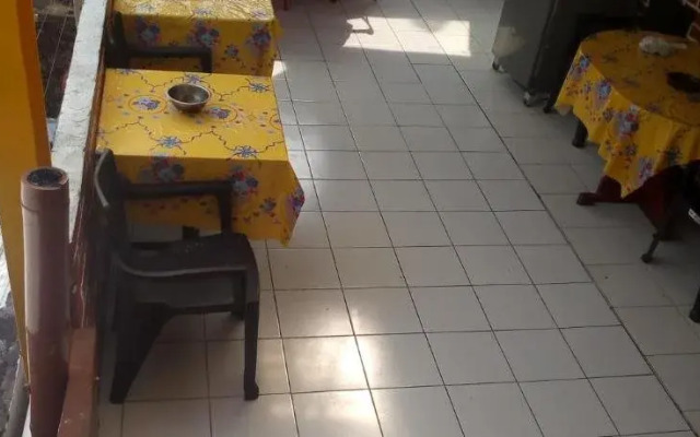 Hostal Casa Amarilla - Hostel