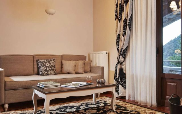 Nefeles Mainalon Luxury Residences & Lounge