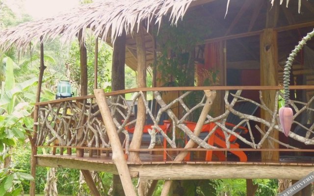 3 Bamboo Lodge