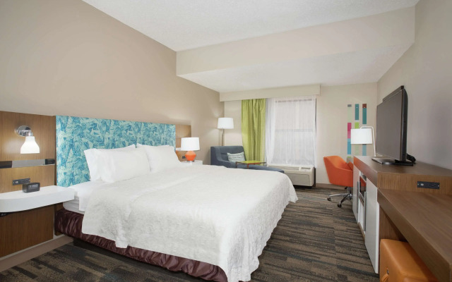 Hampton Inn & Suites Kansas City-Merriam