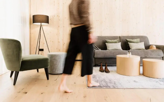 Lacumontes Lake View Apartments