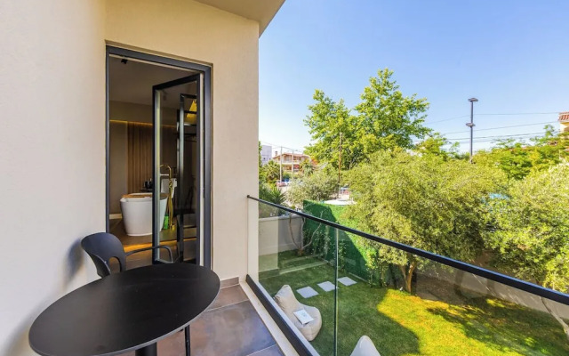 Zoe's Villa 201