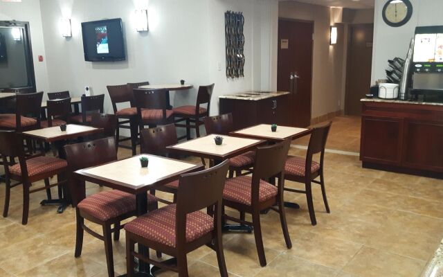 Best Western Plus Rose City Suites