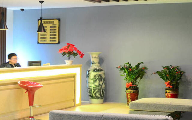 Xinyang Tianyi Express Hotel