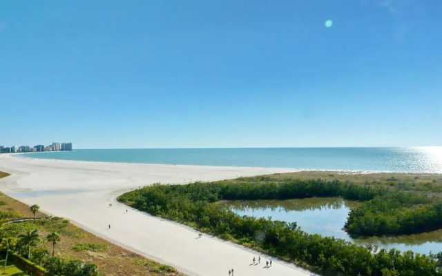 South Seas Tower 4-1209