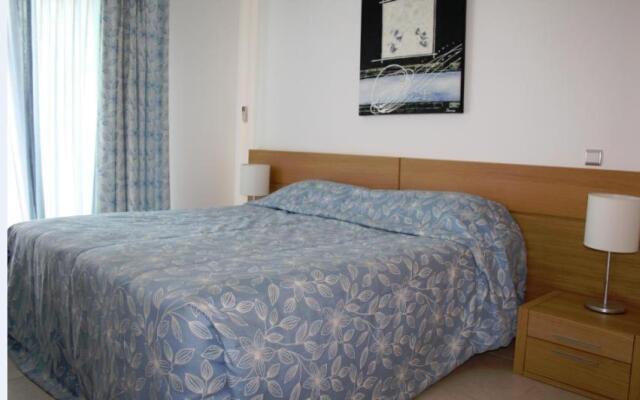 AT02 Luxury Penthouse 1 Bed, Verandas do Mar