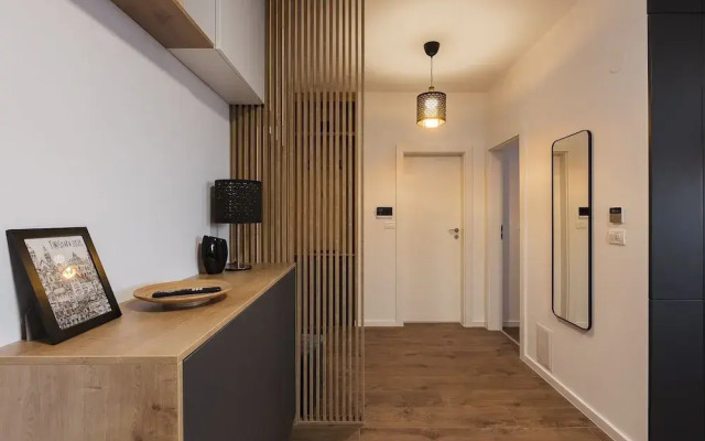 Zoe Apartment