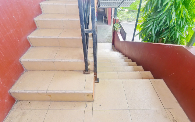 OYO 90463 A2b Guesthouse