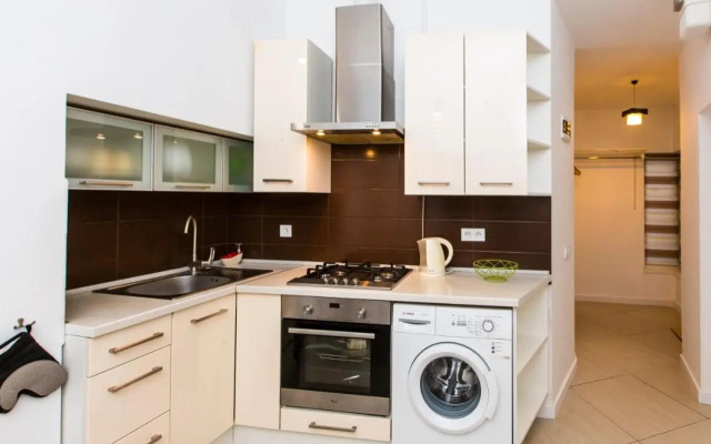 SoVA apartment str Gnatyuka 18