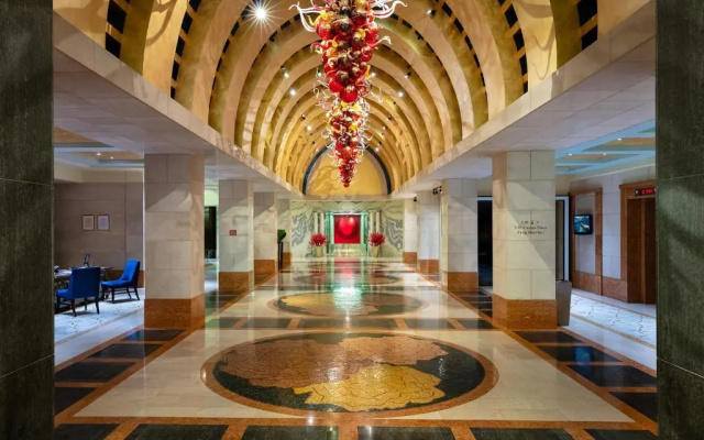 Resorts World Sentosa - Crockfords Tower