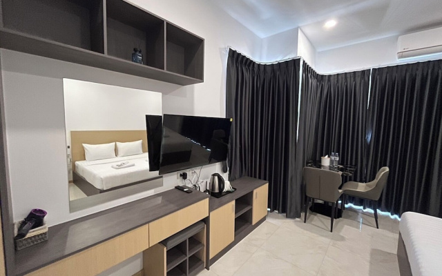 Lucky Residence Phuket T&P