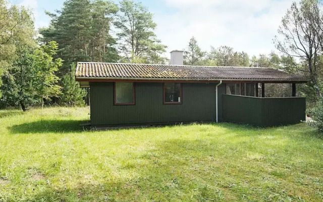 6 Person Holiday Home in Albaek