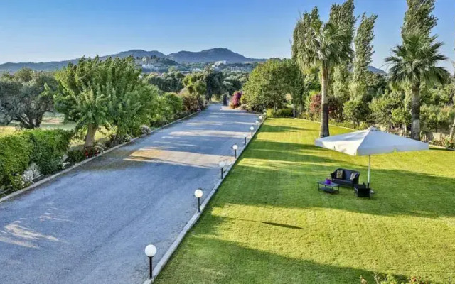 Maltezos Villa