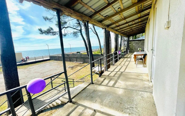 86 E. Takaishvili Guest House