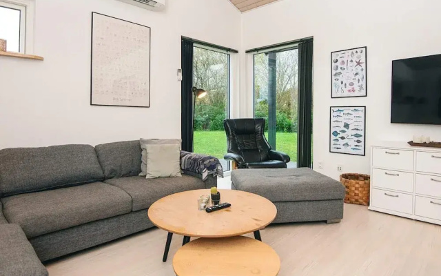 10 Person Holiday Home in Glesborg-by Traum