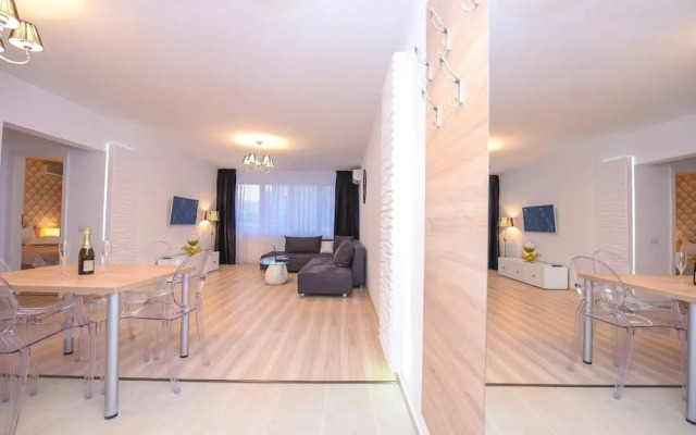 Privilege Apartment - Cismigiu Gardens