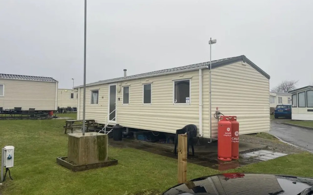 Charming 3-bed Static Caravan in Porthcawl