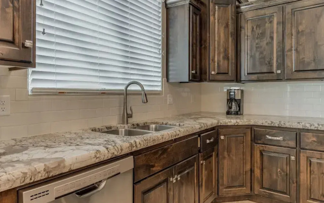 Zion's Point 3 Bedroom Apts by RedAwning