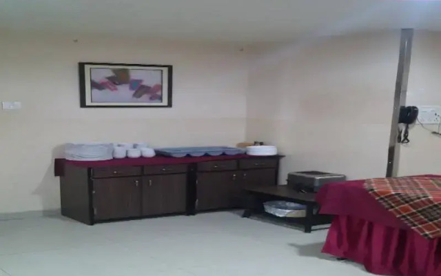 Hotel Savshanti Towers