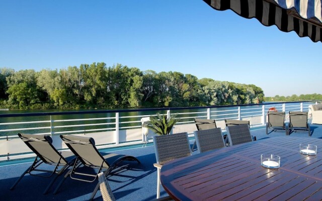 Bateau Hôtel Le Chardonnay