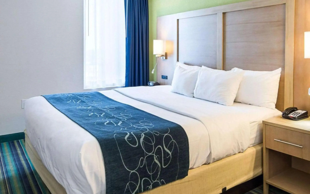 Comfort Suites Beachfront
